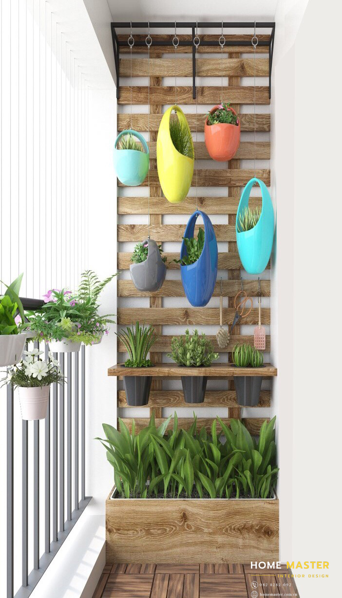 Màu xanh của hoa, lá góp phần mang đến bầu không khí trong lành cho căn hộ.